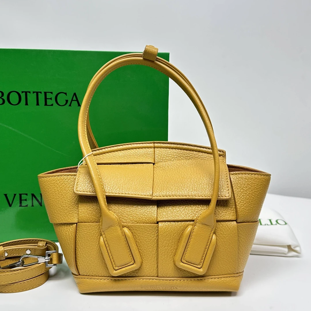 95新 BOTTEGA VENETA/葆蝶家 胖虎安安/葆蝶家/95新/公价0/190169