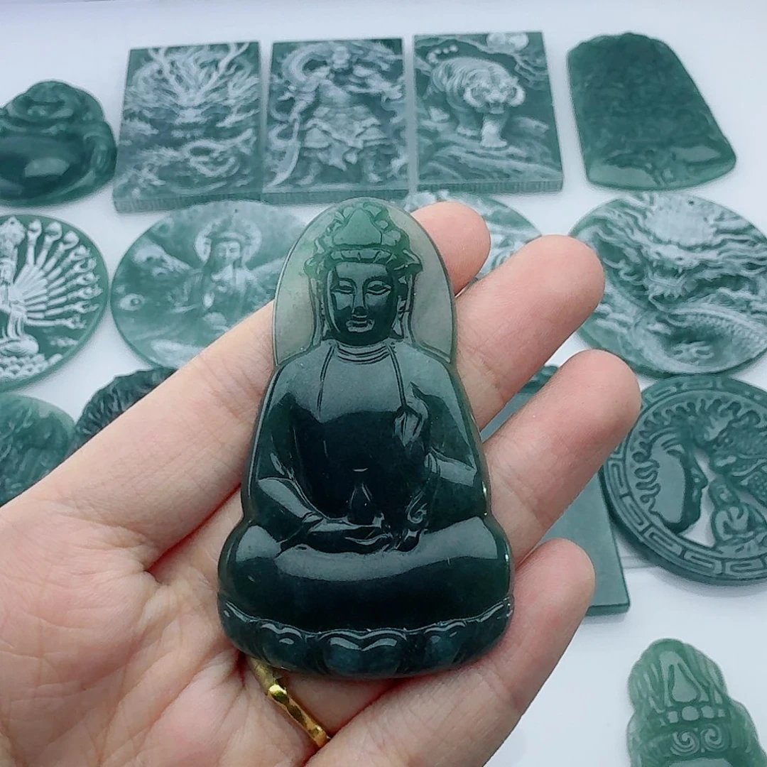 啊***隆翡翠未镶嵌颈饰多样性发货天然A货翡翠