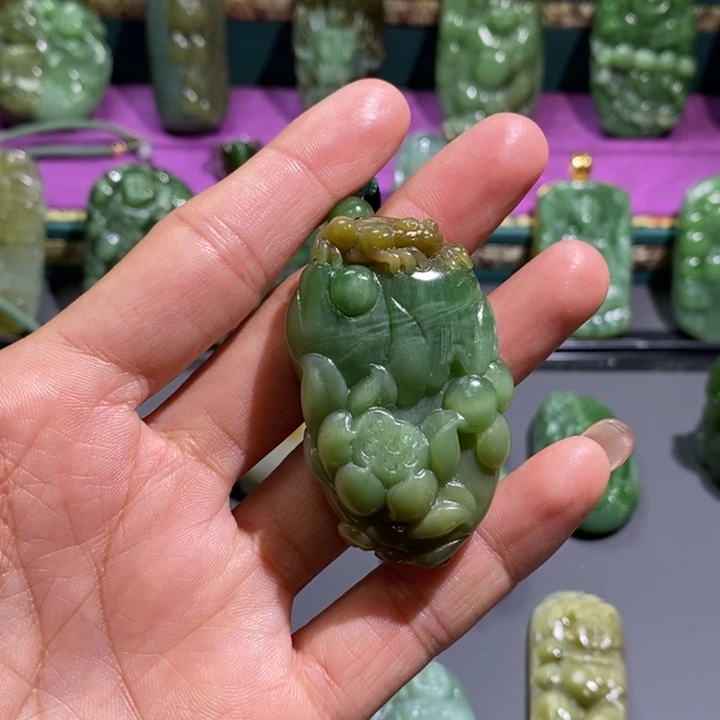 未镶嵌和田玉挂件