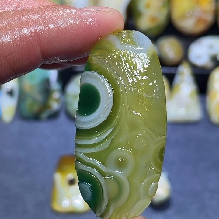 玛瑙/玉髓未镶嵌珠宝奇石