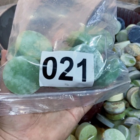 【闪购商品】蛇纹石玉珠宝半成品未镶嵌民*