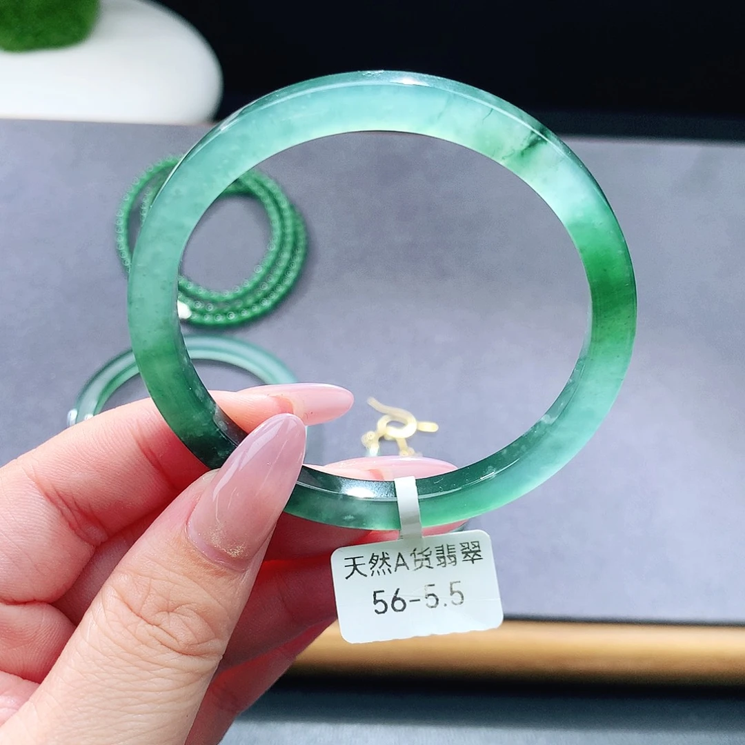 未镶嵌手镯（圆镯）翡翠