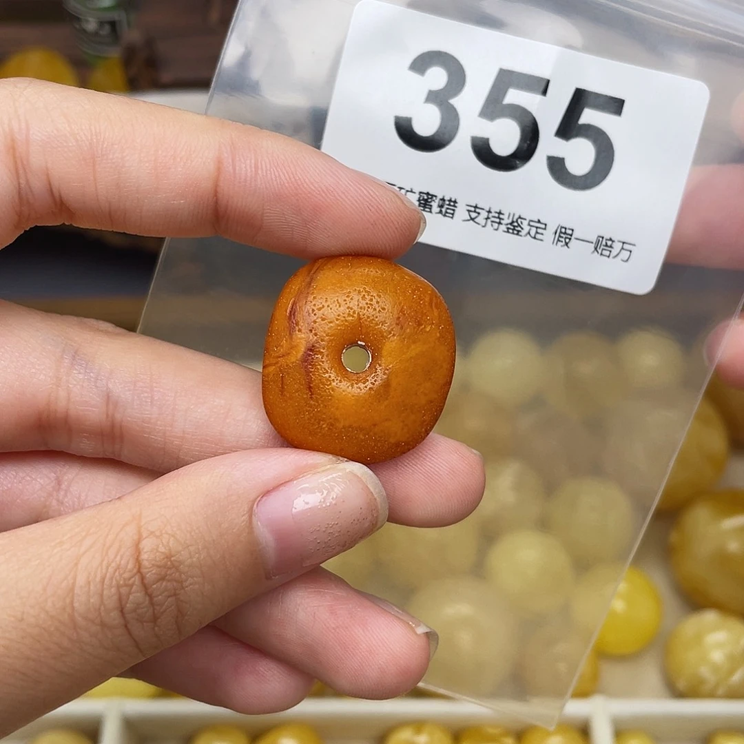 蜜蜡未镶嵌珠宝奇石22