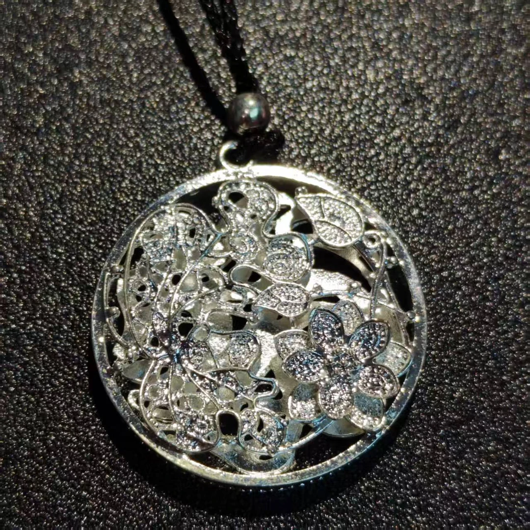 NY7201502通体里外一致纯箔臻奢品时尚立体雕花吊坠多样性发其一