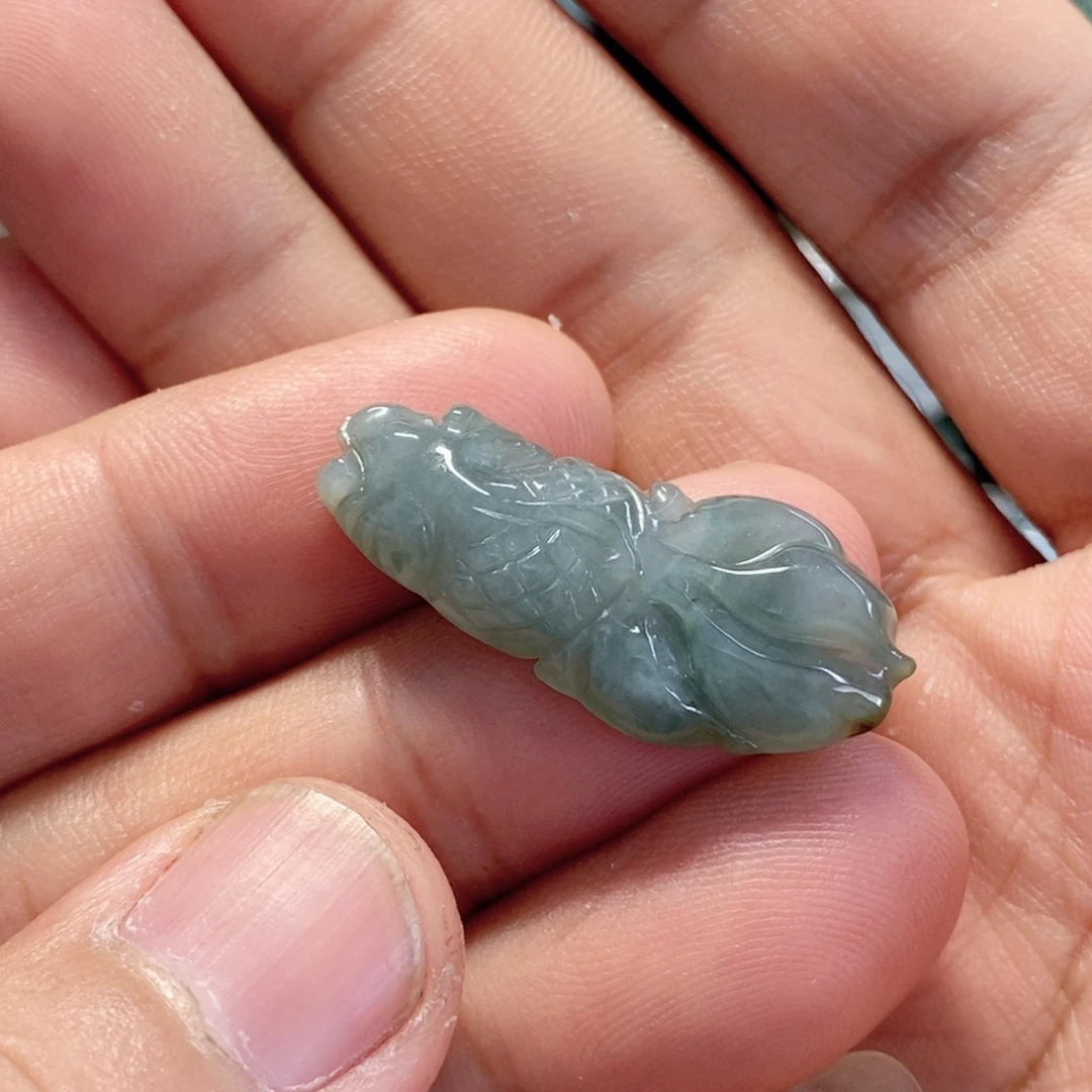 颈饰未镶嵌翡翠天然缅甸翡翠A货金鱼吊坠微瑕