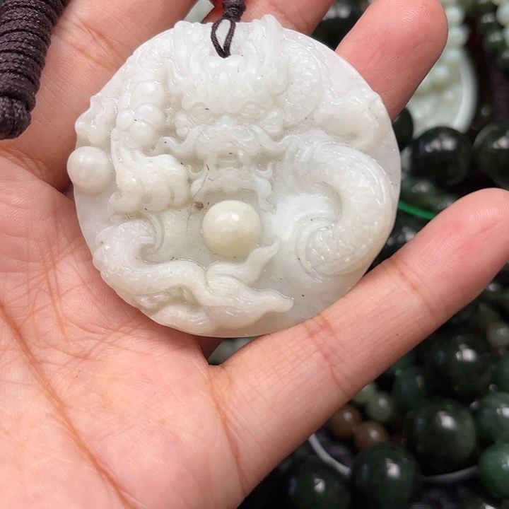 颈饰未镶嵌和田玉