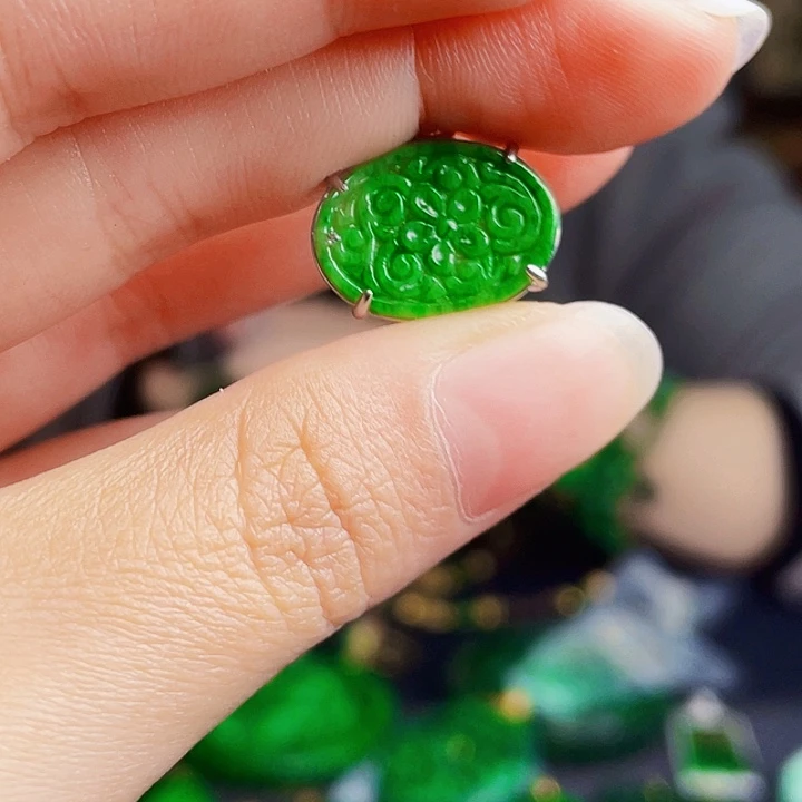 翡翠银S925镶嵌颈饰多样性