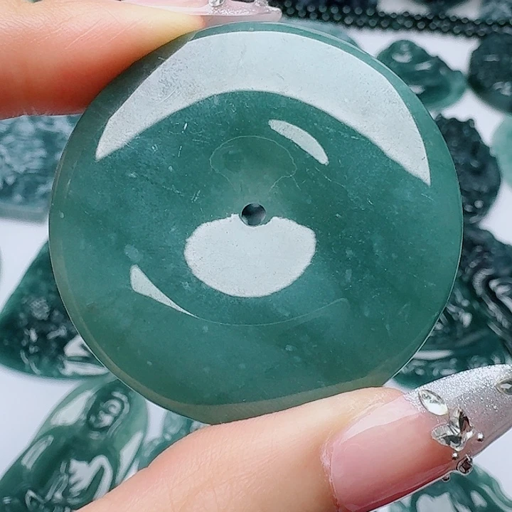 翡翠未镶嵌颈饰天然的A货翡翠多样性发其一
