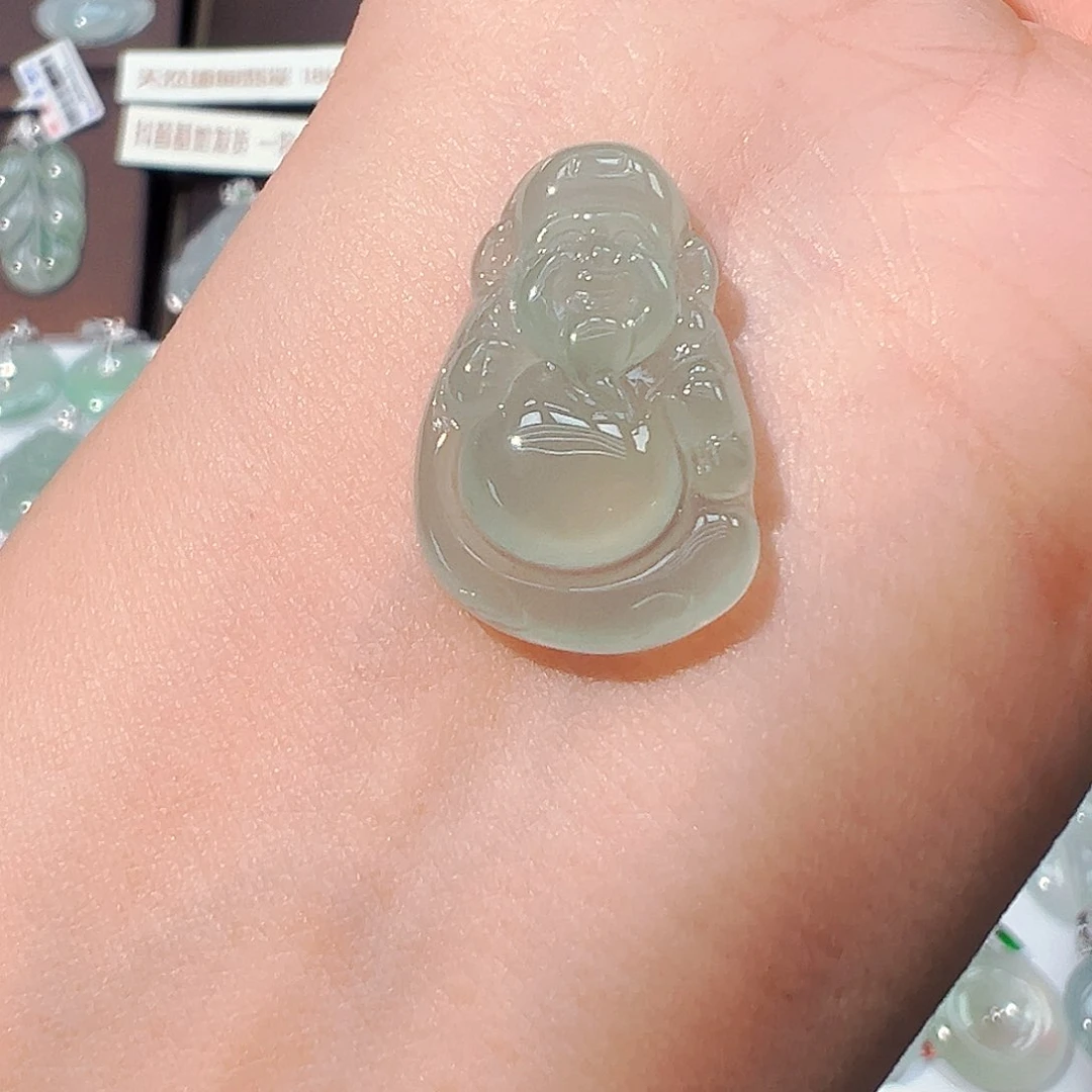 翡翠未镶嵌颈饰财神爷