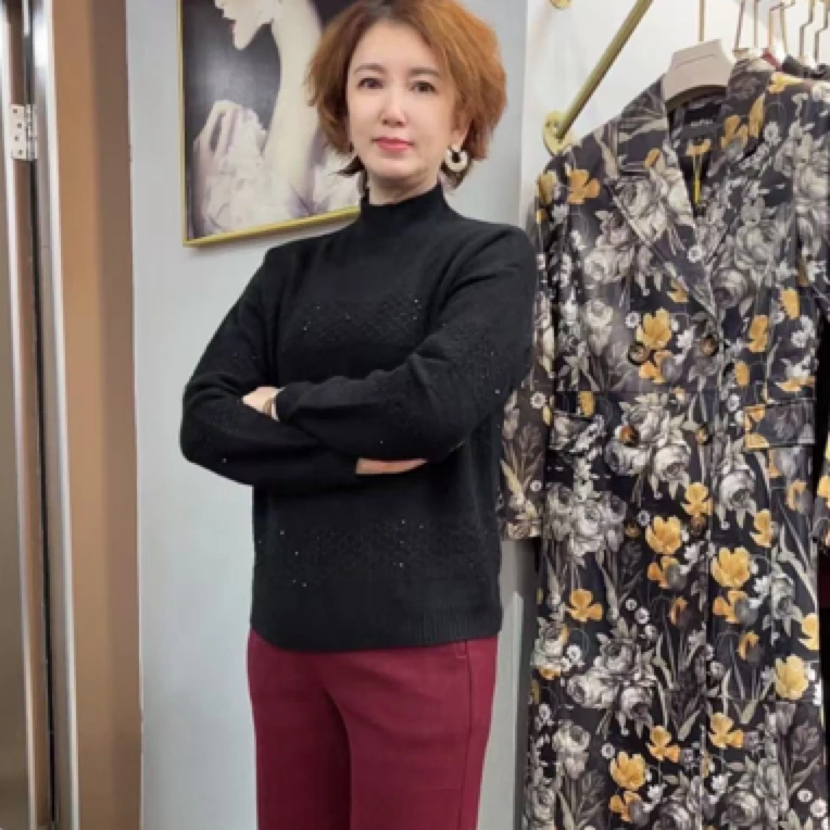 茹茹时装外穿黑色羊毛衫