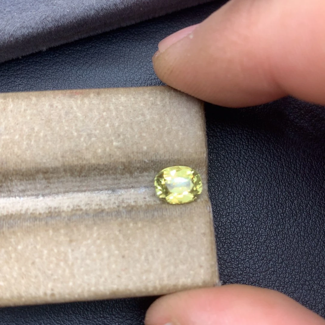 裸石金绿宝石1.57ct全净