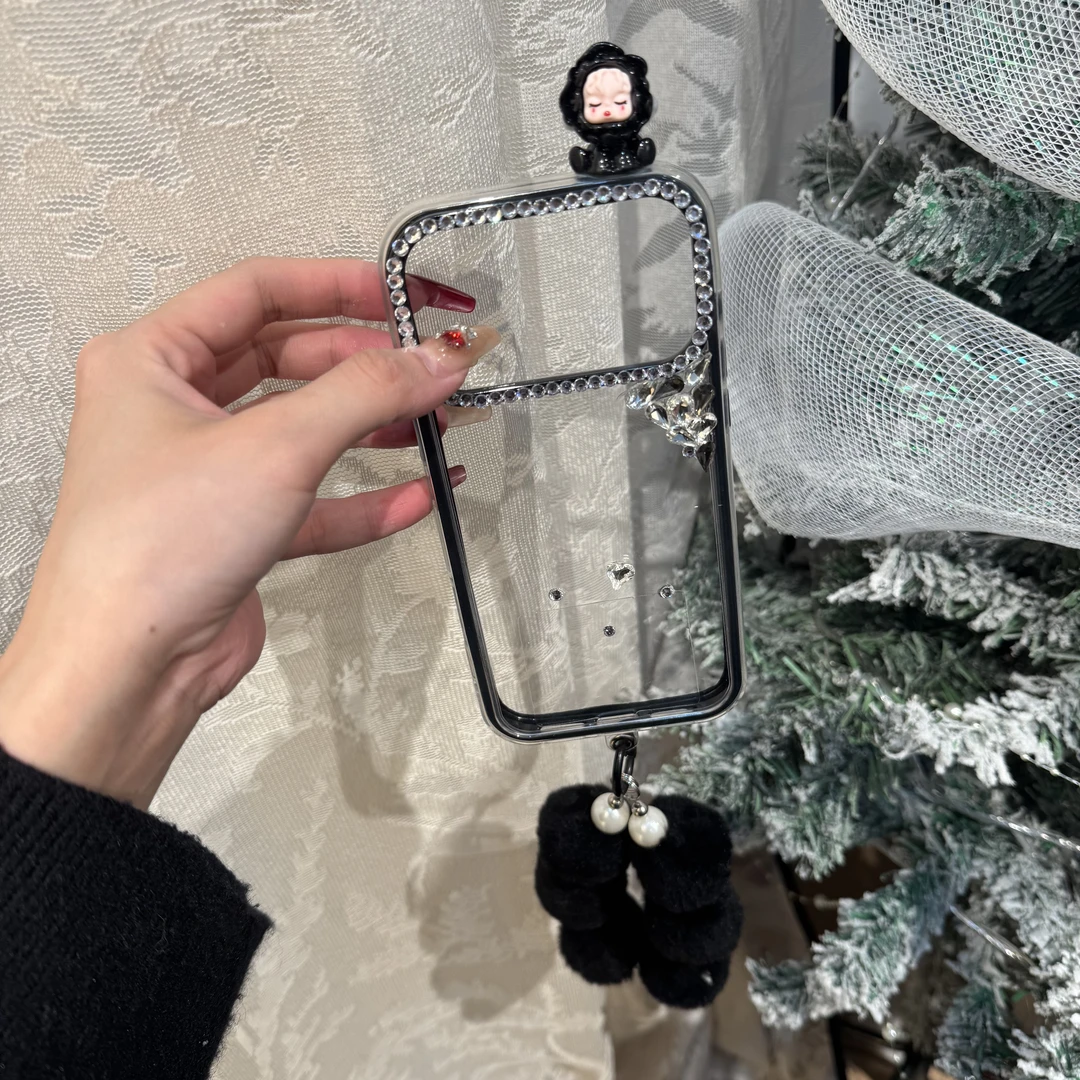 原创新款手作镜头围边点钻立体小女孩玩偶适用于iPhone17promax壳