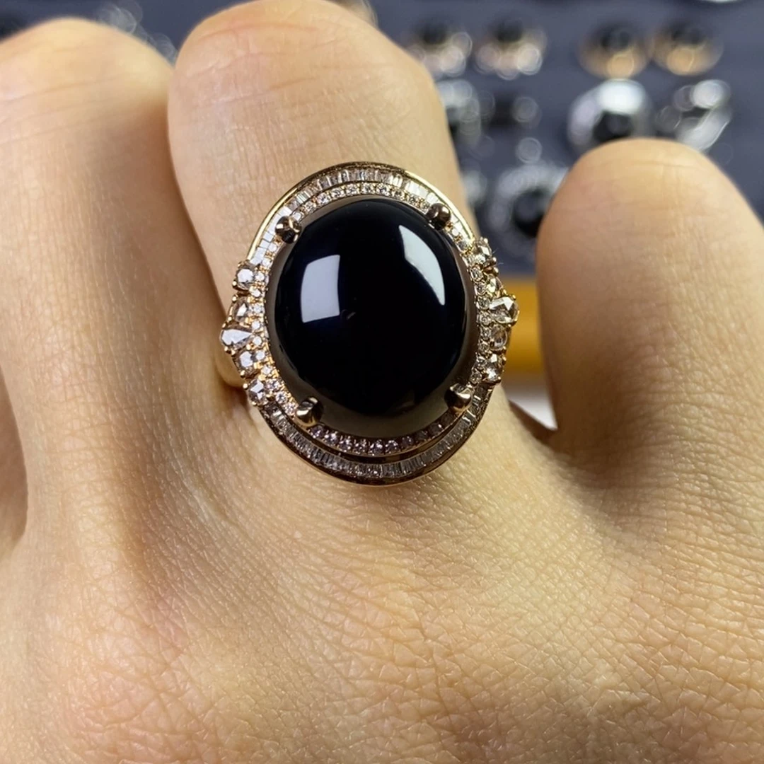 18K金镶嵌戒指翡翠