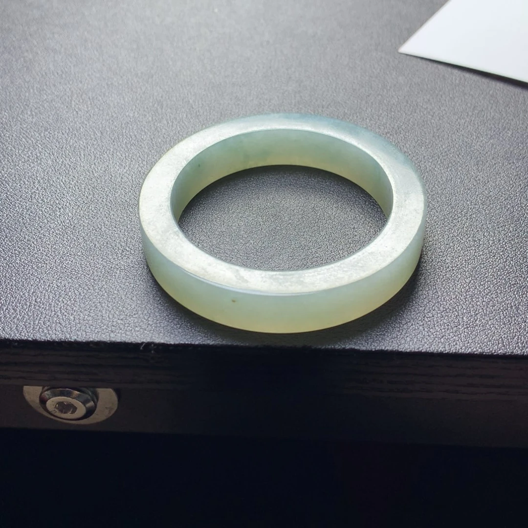 定制翡翠未镶嵌翡翠手镯定金