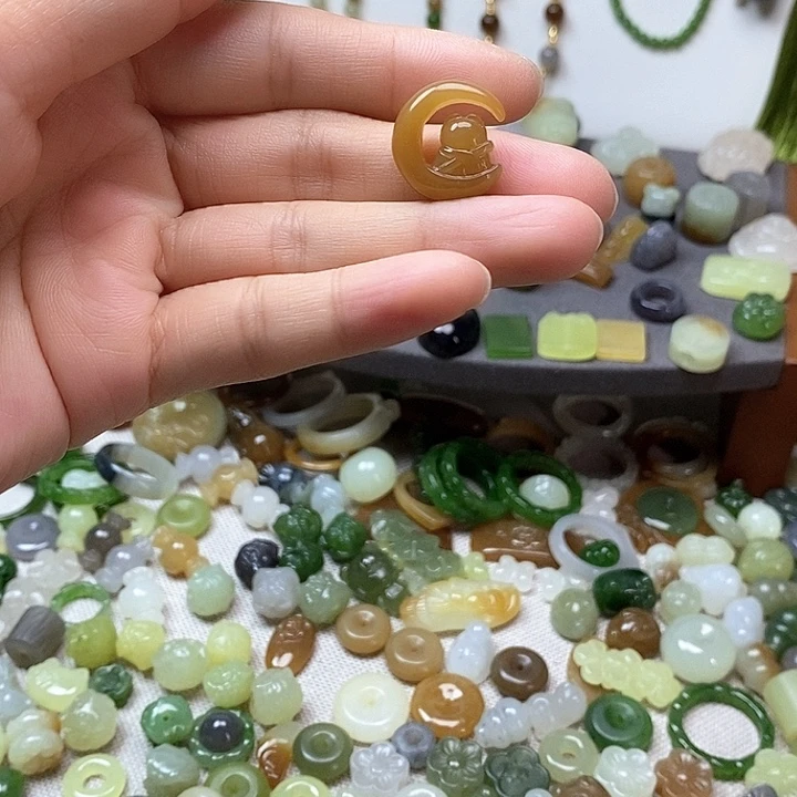 未镶嵌和田玉挂件