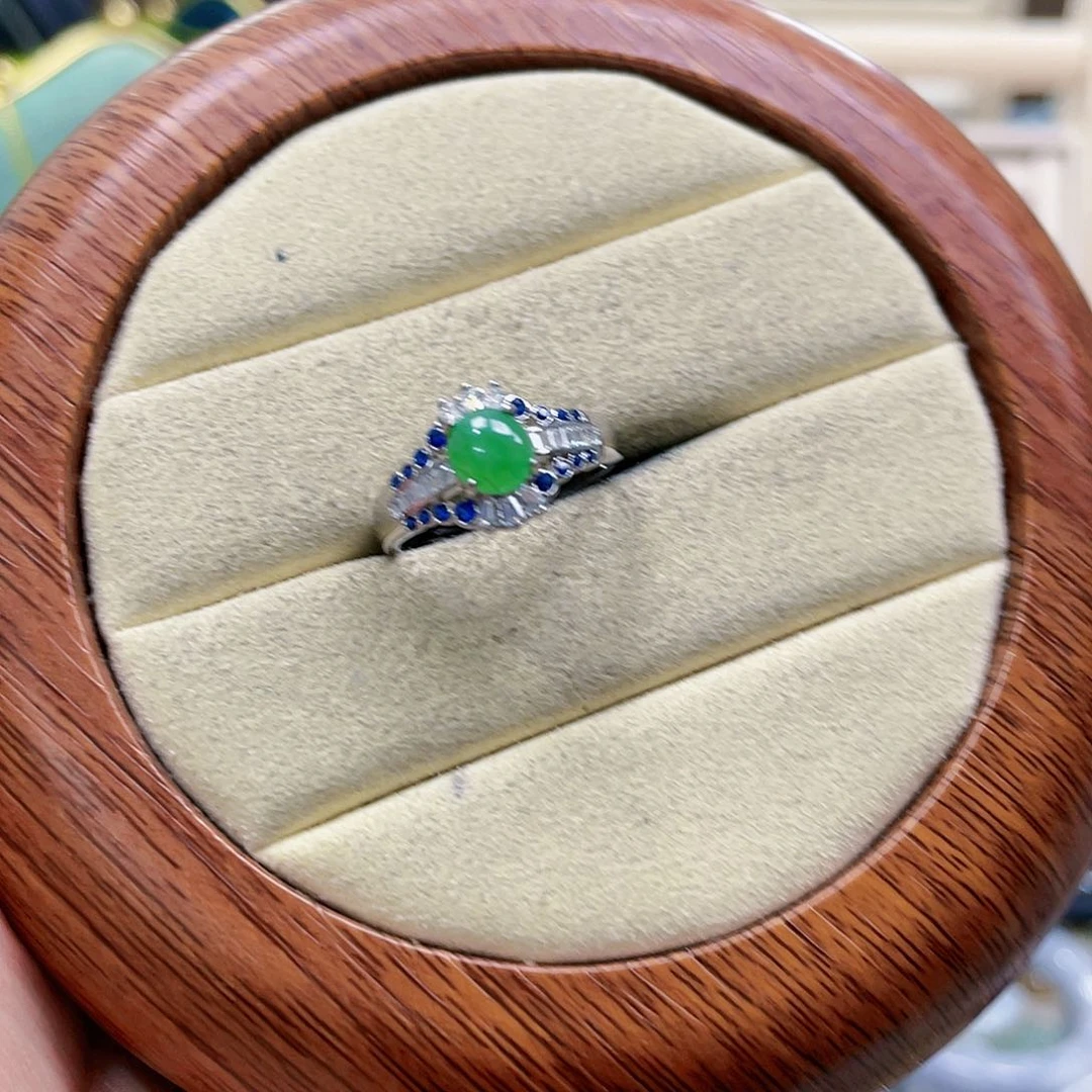 翡翠手镯未镶嵌天然翡翠