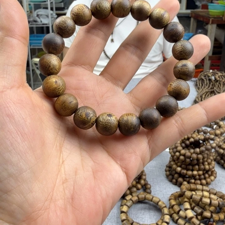 全***车沉香手串1.1单圈9.6克