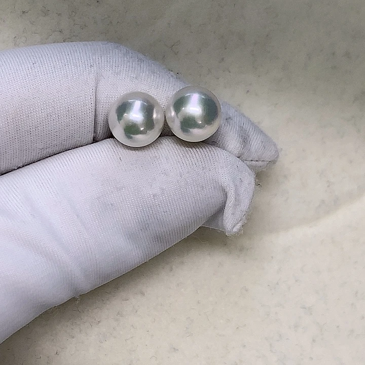 18K金镶嵌海水珍珠耳钉8-8.5