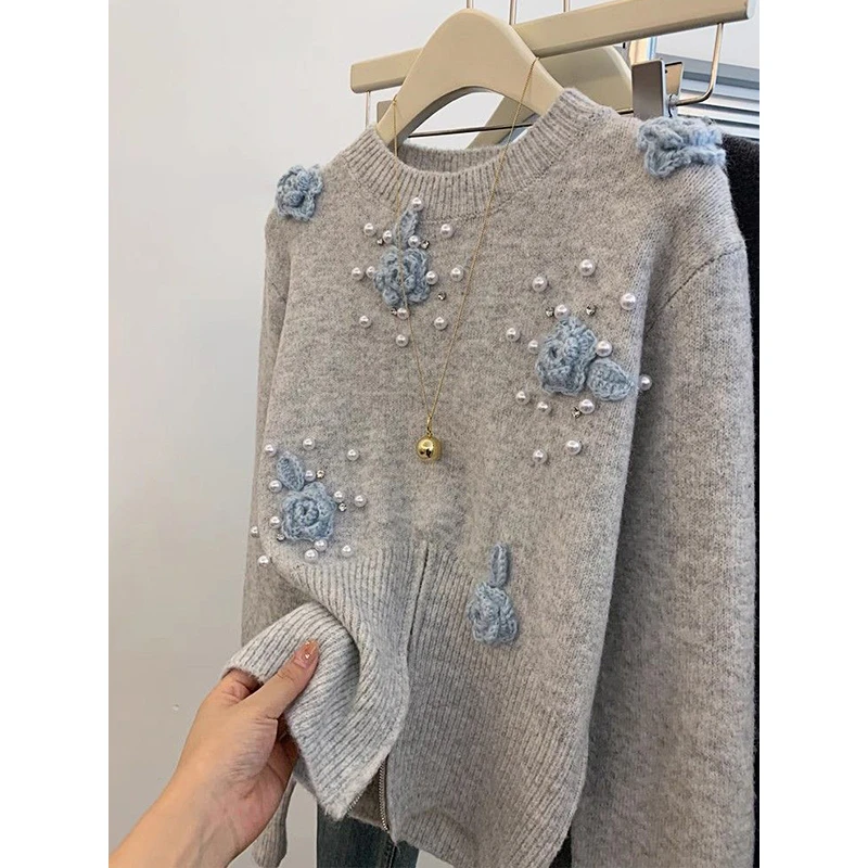 设计感圆领绣花镶钻毛衣2025新款韩系重工刺绣下摆拉链针织衫上衣