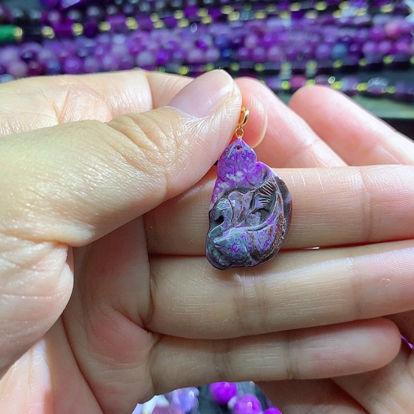 【闪购商品】18K金镶嵌苏纪石（舒俱来）吊坠