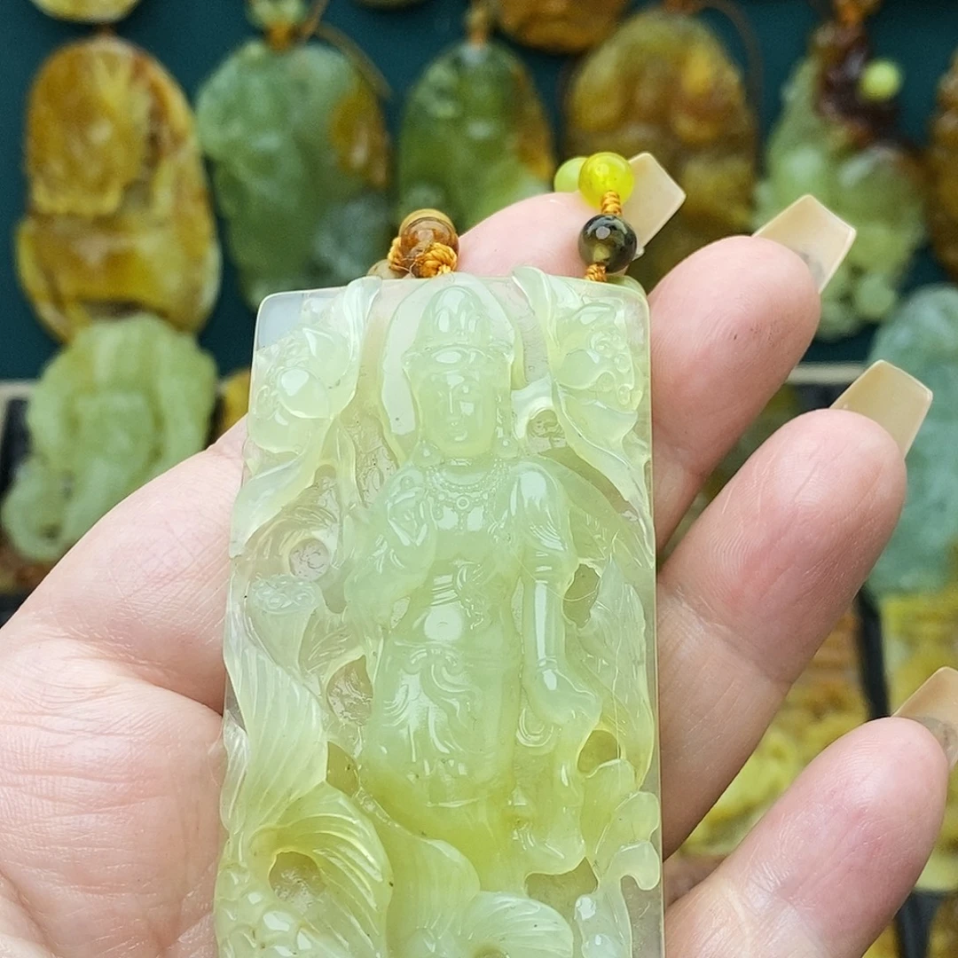 未镶嵌蛇纹石玉颈饰观音