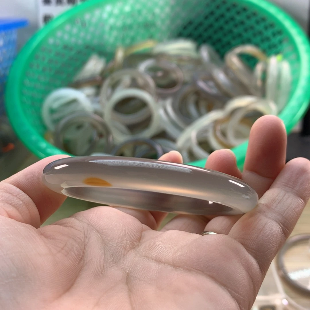 手镯玛瑙/玉髓未镶嵌