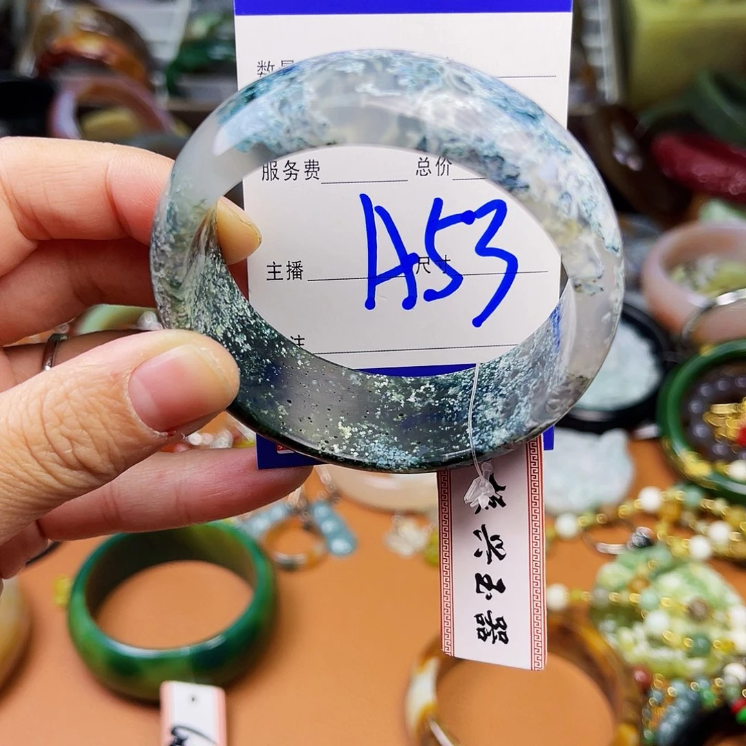 石英质玉颈饰未镶嵌