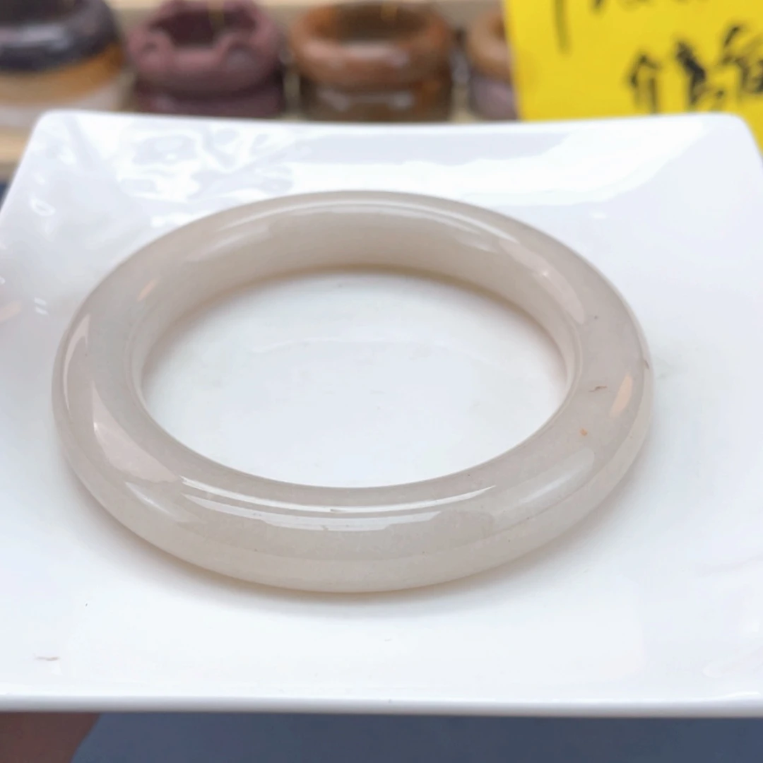 【闪购商品】石英质玉手镯未镶嵌