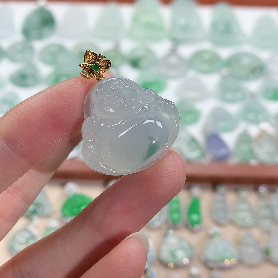 颈饰18K金镶嵌翡翠佛公