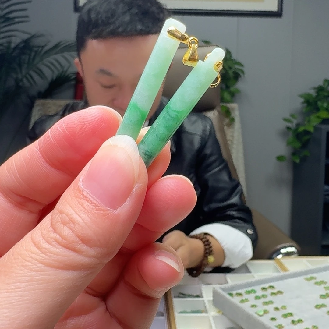 翡翠银S925镶嵌吊坠(不含链)多样性发货其一