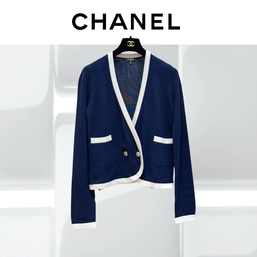 99新 Chanel/香奈儿 36码18P藏蓝色拼灰色边羊绒开衫，98新