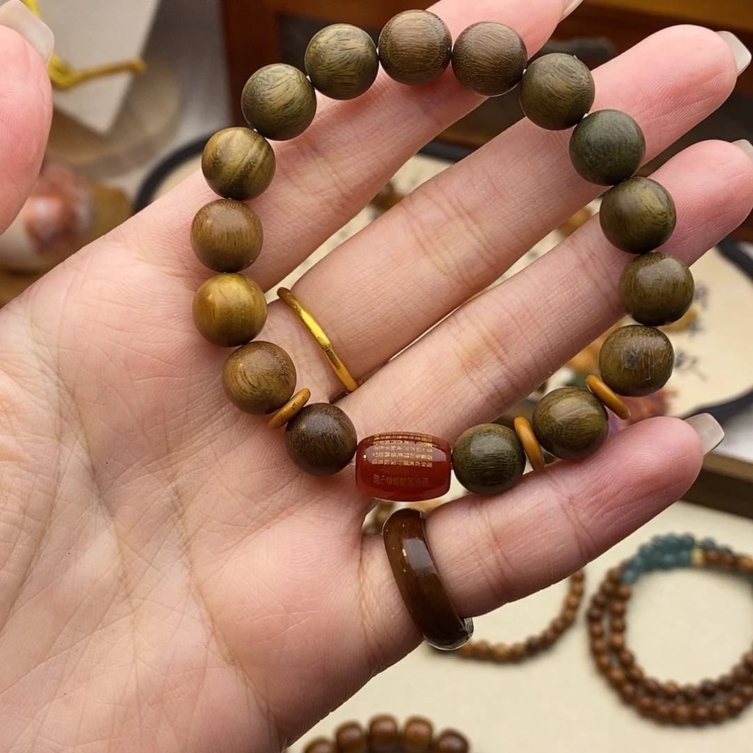 未镶嵌维腊木（绿檀）手串10红色