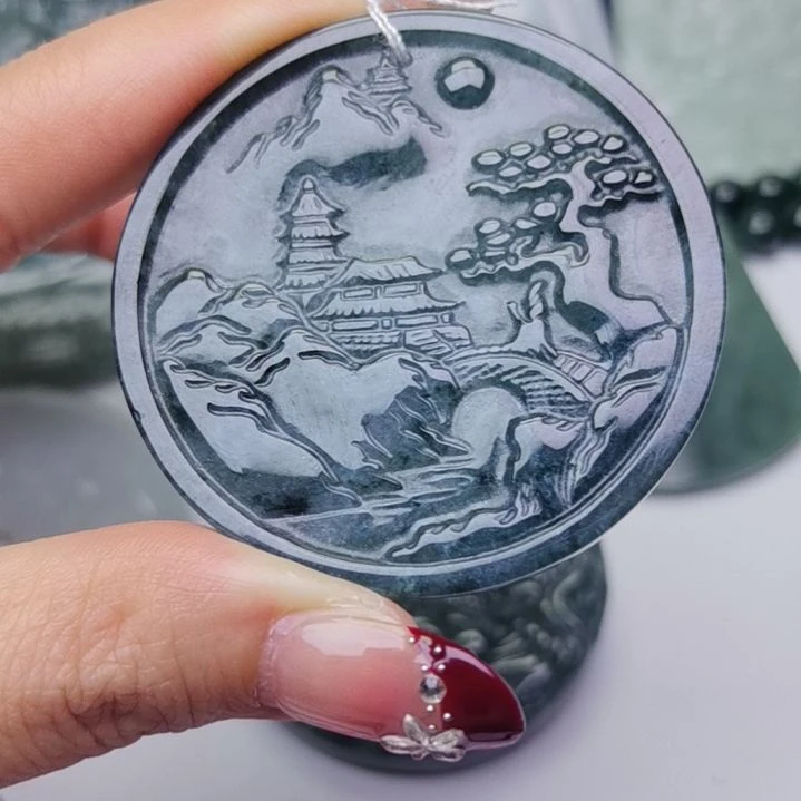 翡翠颈饰未镶嵌天然的A货翡翠多样性发货