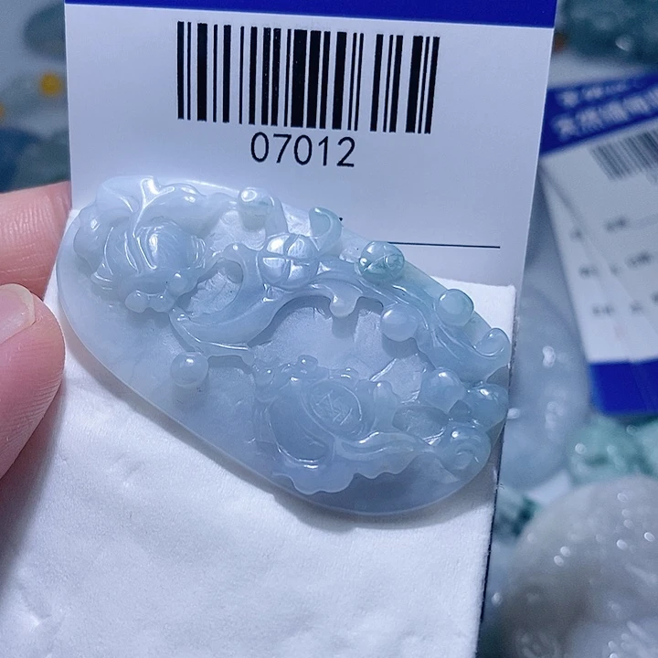 翡翠未镶嵌颈饰天光墟翡翠市场现金代购