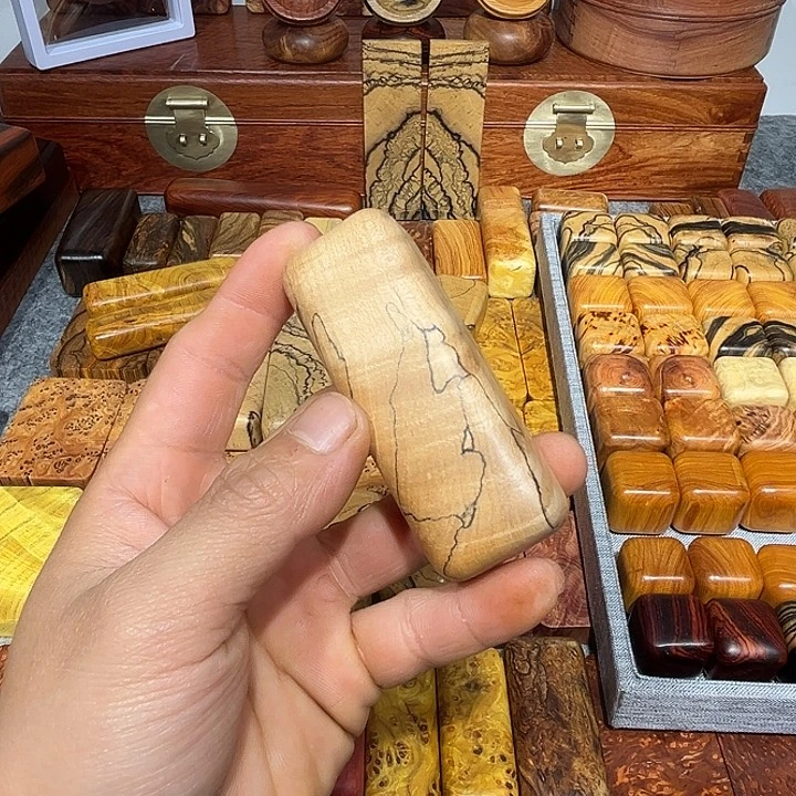 不***止紫檀木类家具泽文峰