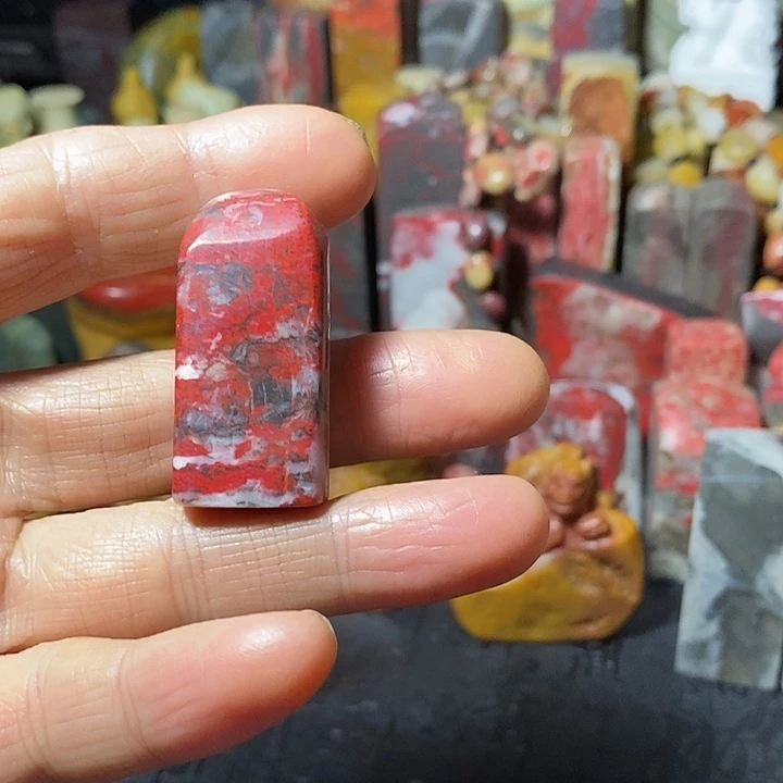 昌化鸡血石鸡血石