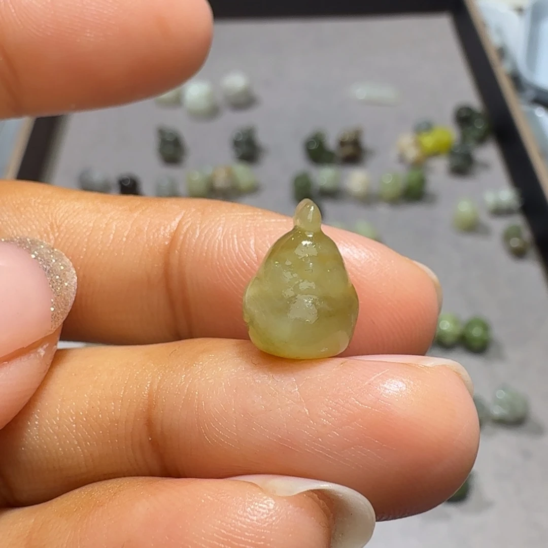 就***摆和田玉未镶嵌珠宝奇石