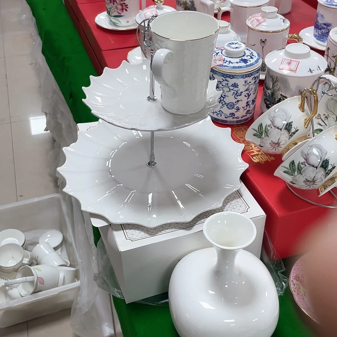 骨瓷幸****点心盘.花瓶.水杯