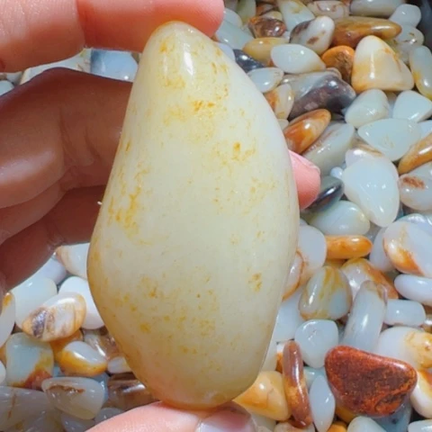 和田玉（糖玉）未镶嵌颈饰55克