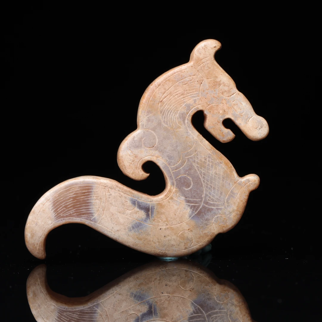 明代和田玉龙形佩