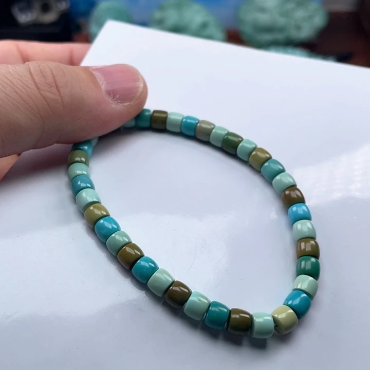 绿松石颈饰未镶嵌