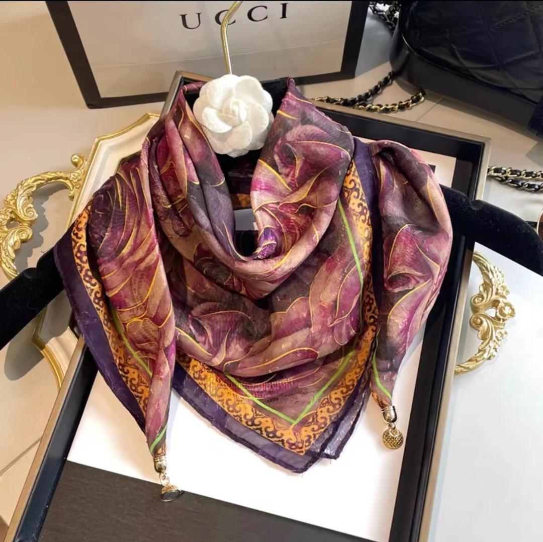 CG1-02《金边玫瑰》香云剪花磁吸扣丝巾70*70