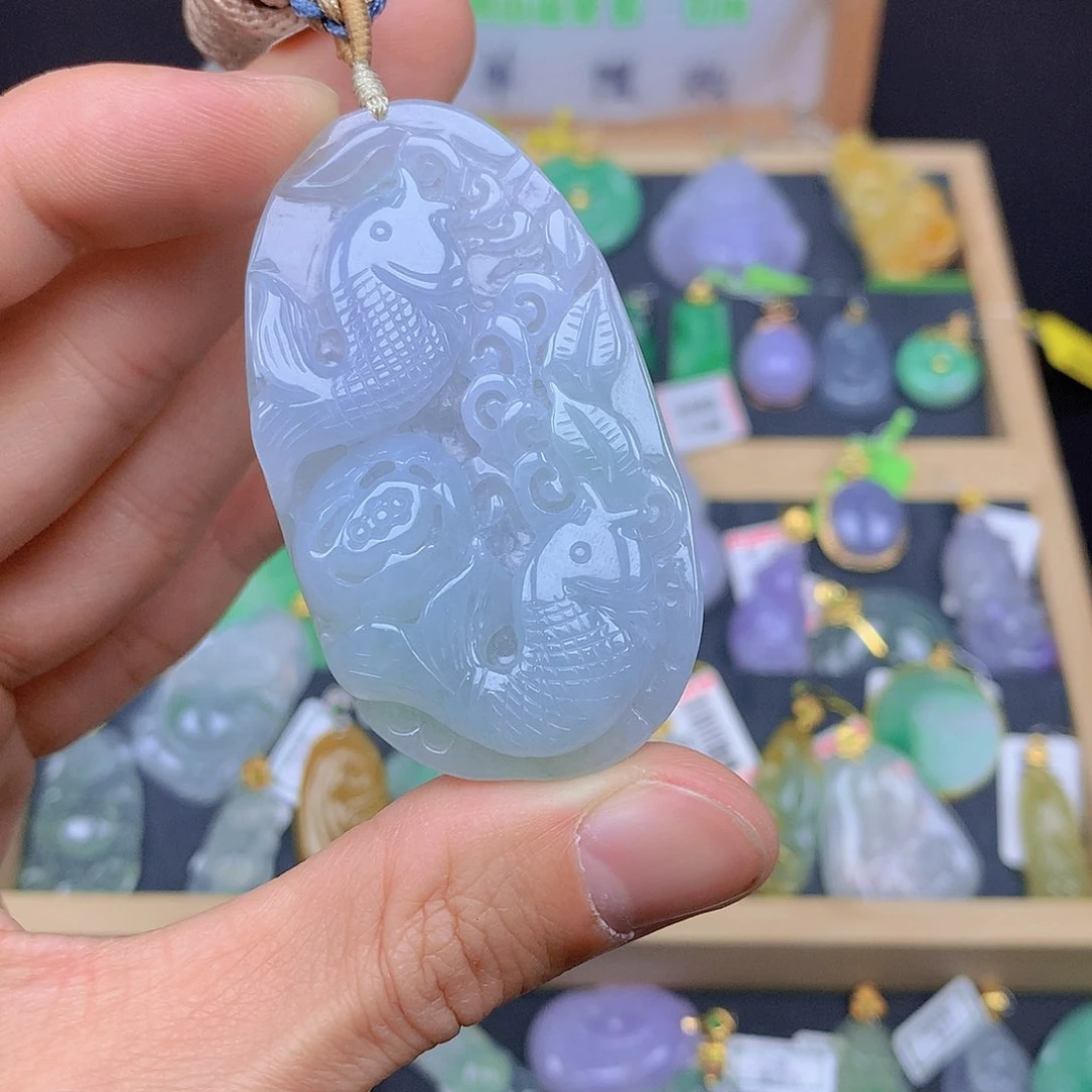 翡翠颈饰未镶嵌翡翠