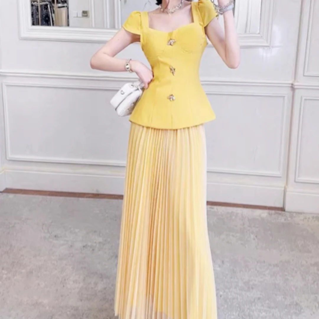 8285-A-1-8-3  轻奢法式收腰套装女方领短袖上衣百褶半身裙两件套