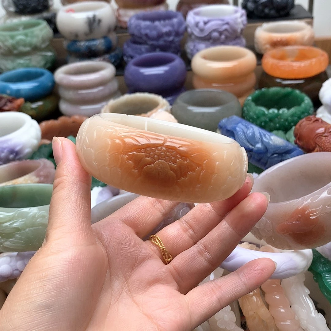 毛衣链未镶嵌石英质玉有***猫