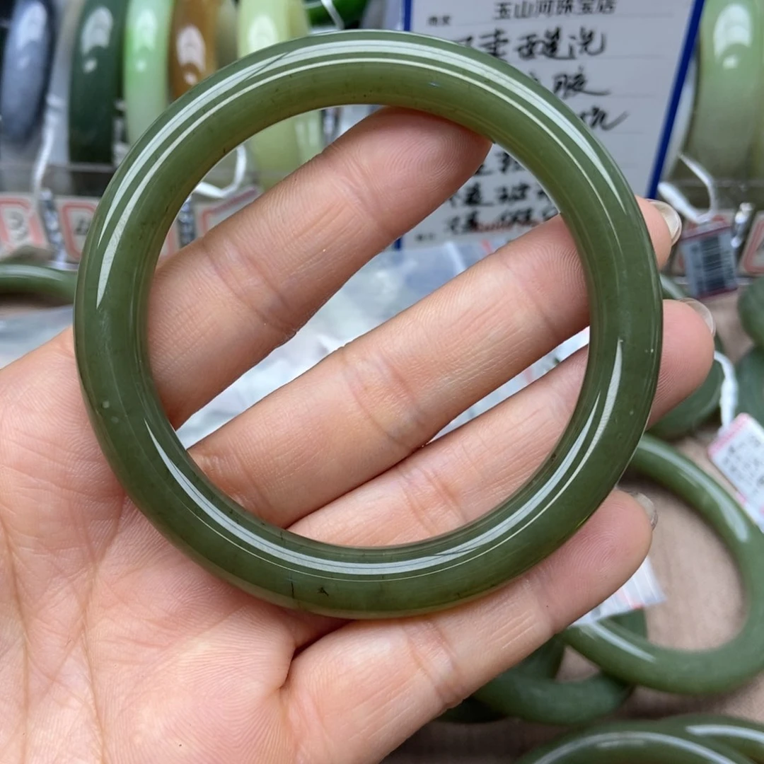 和田玉手镯未镶嵌羽**诚59圈