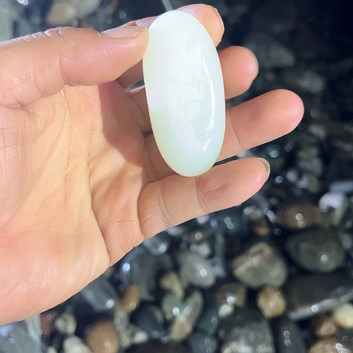 未镶嵌和田玉（糖玉）珠宝奇石