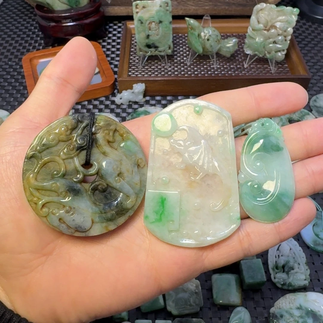 翡翠颈饰未镶嵌贵*翡翠颈饰未镶嵌..