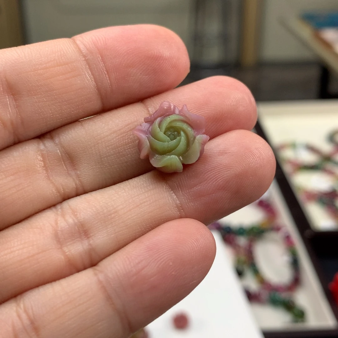 俏***p玛瑙/玉髓未镶嵌花定制不退不换