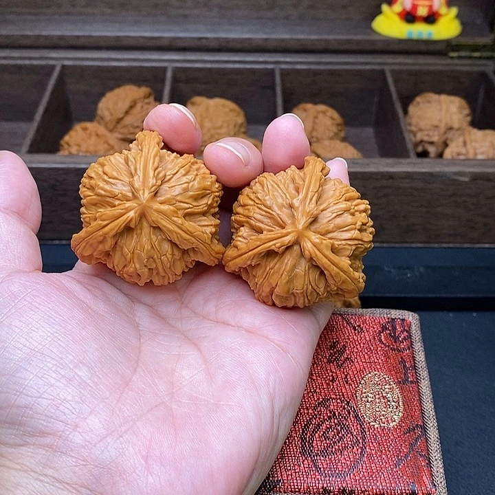 雷***把件文玩核桃白奔